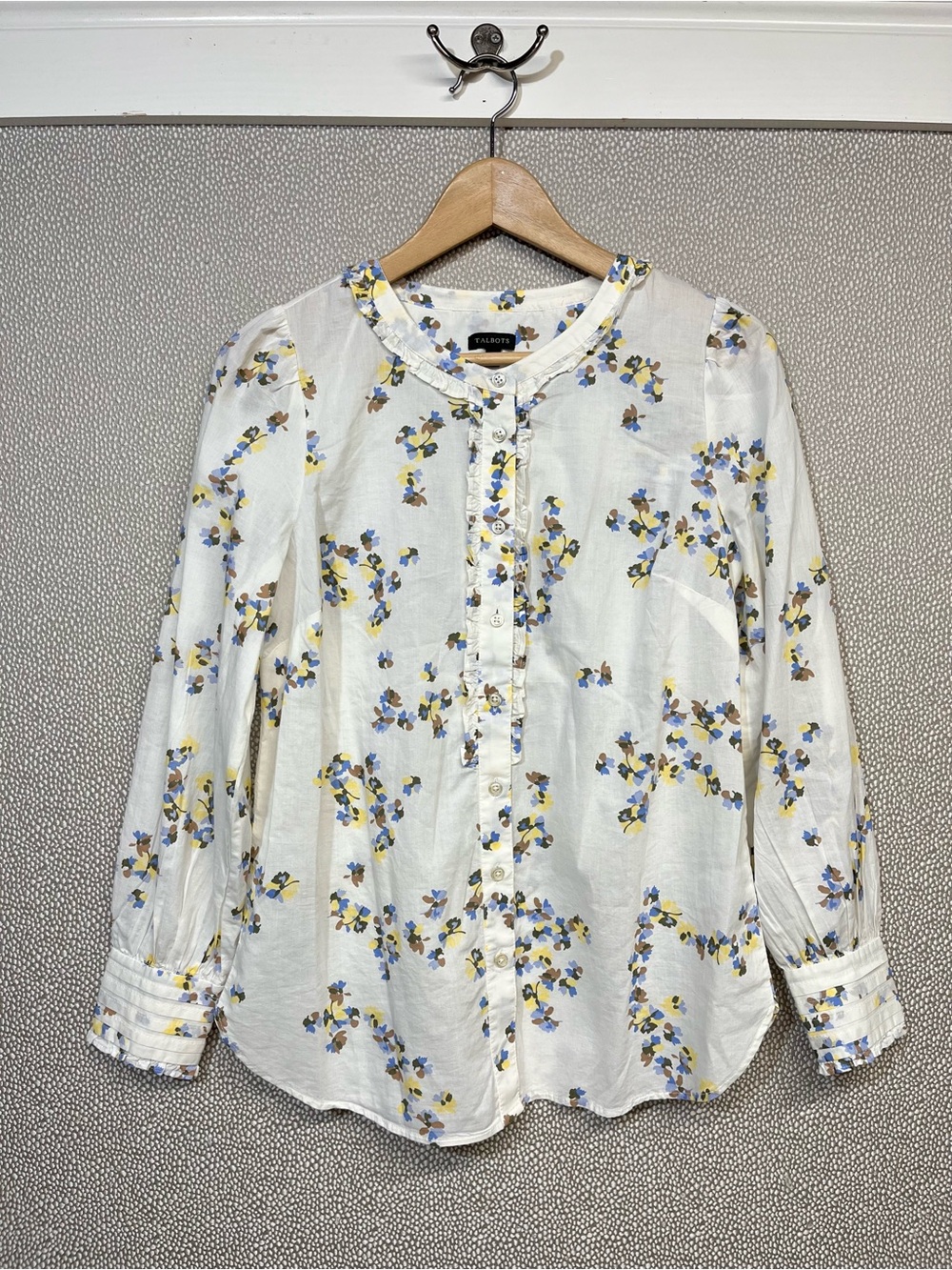 XS Talbots Pleated Trim Floral Button-Front Long-Sleeve Shirt